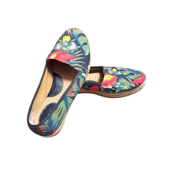 Born BOC Tropical Floral Espadrille Flats Size 7 - Picture 2 of 8